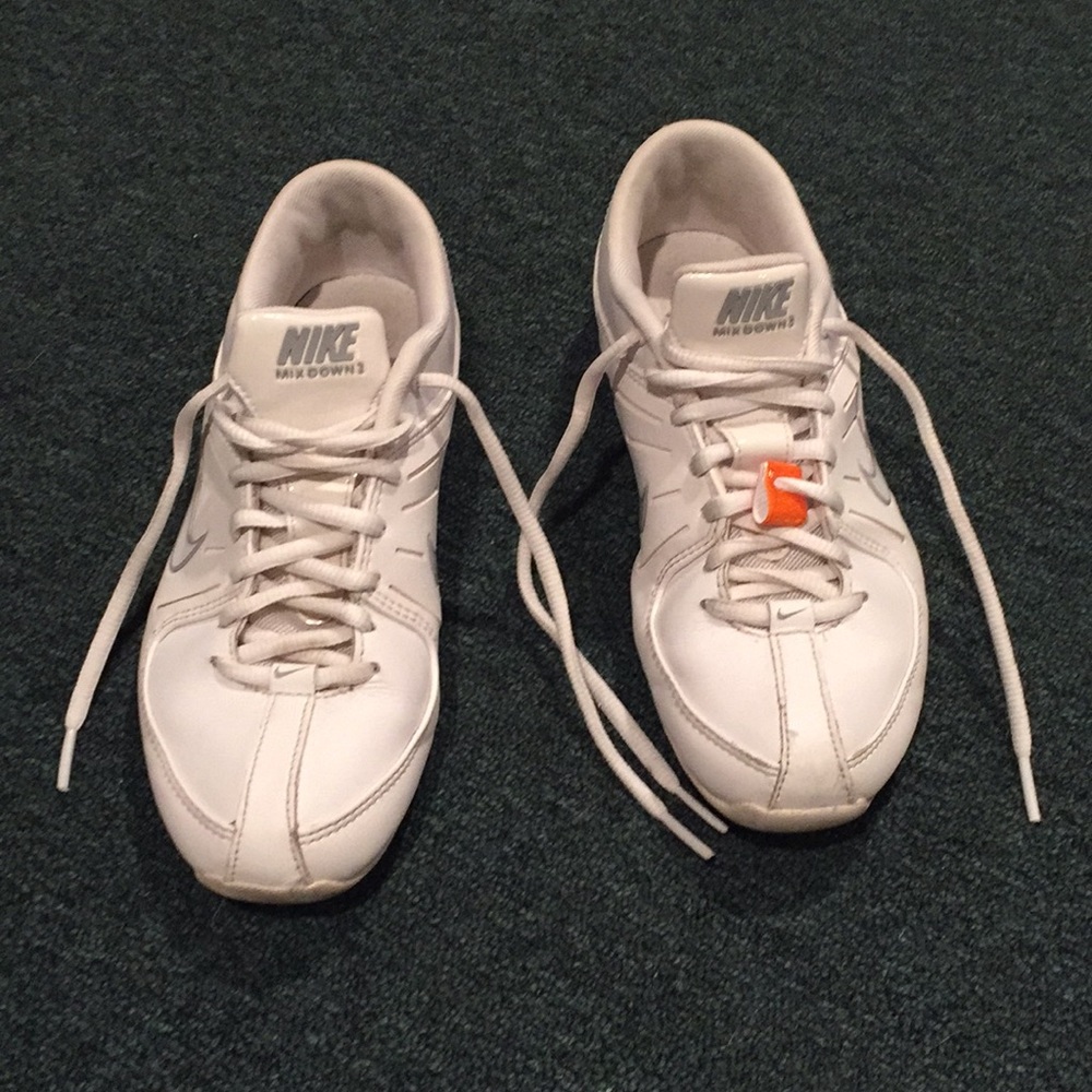 Nike mix down 2 cheer shoes white
